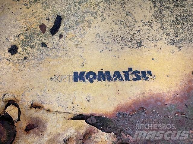 Komatsu PC200-7 Midi rýpadla 7t - 12t