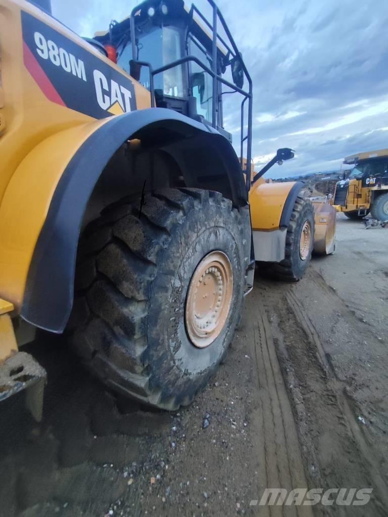 CAT 980M Kolové nakladače