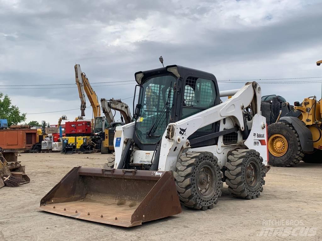Bobcat S 740 Smykem řízené nakladače