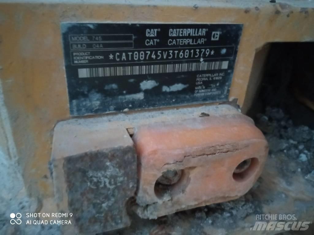 CAT 745 Kloubové dempry