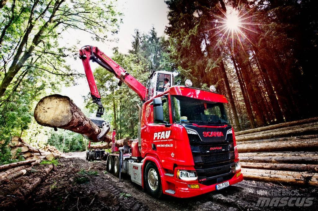 Scania R 590 Vozy na přepravu kmenů