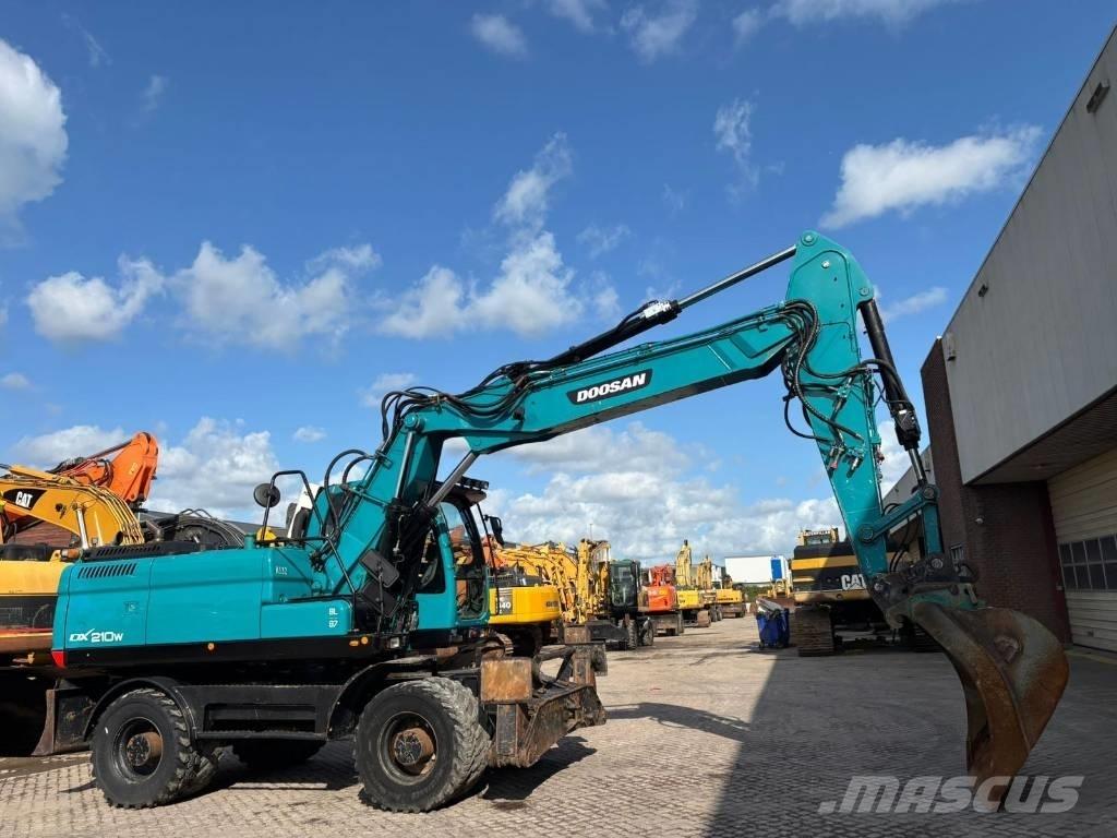 Doosan DX 210 W Kolová rýpadla