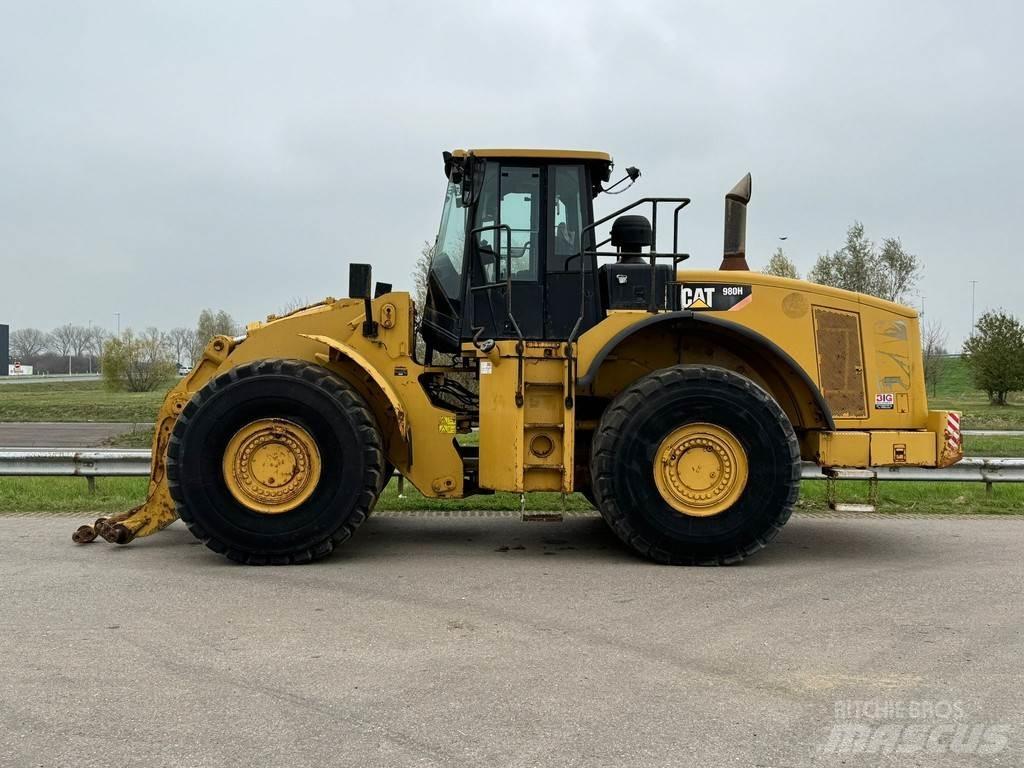 CAT 980H Kolové nakladače