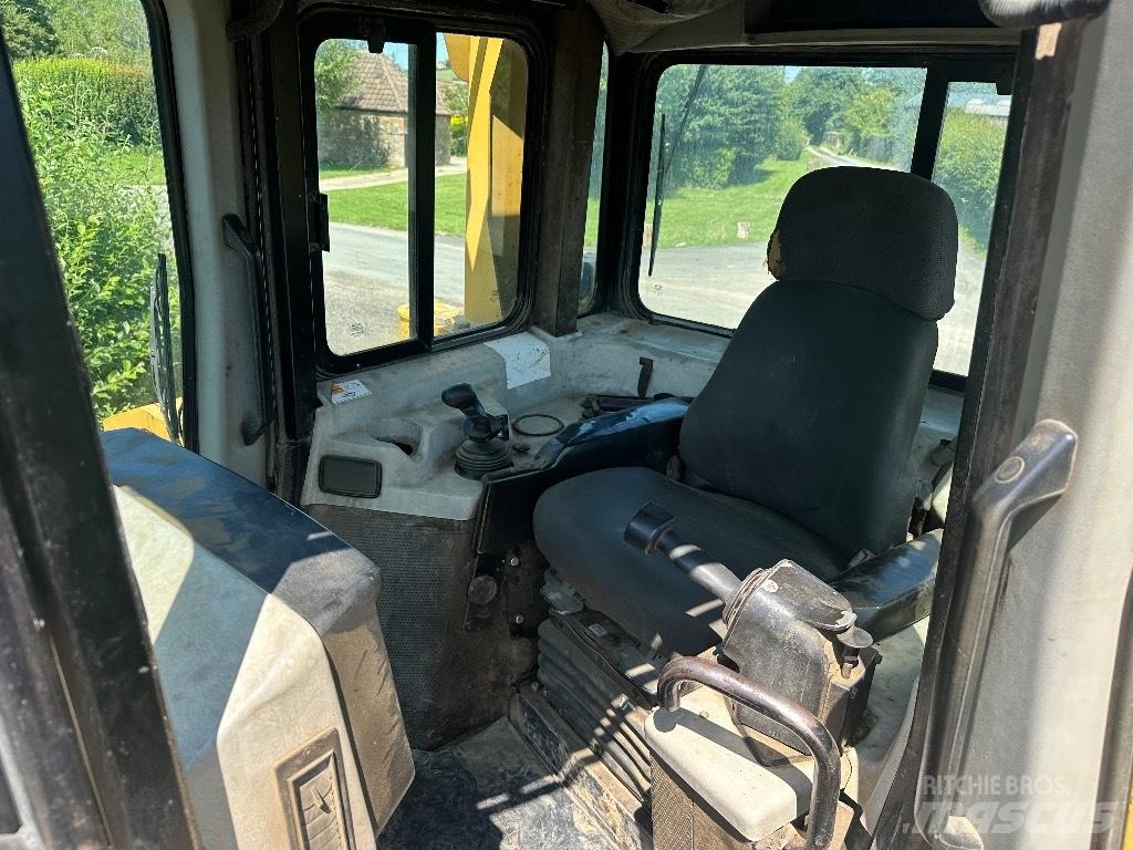 CAT D 6 T LGP Pásové dozery
