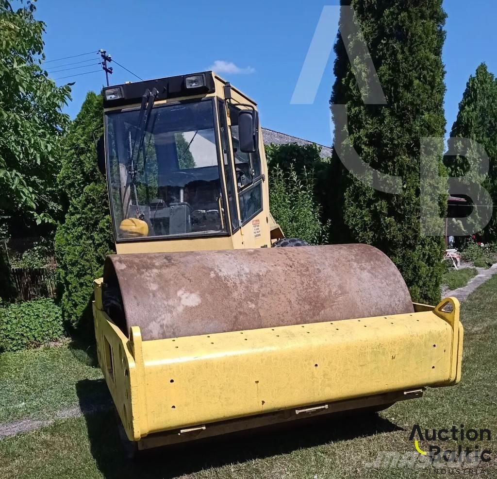 Bomag BW 211 D Tahačové válce