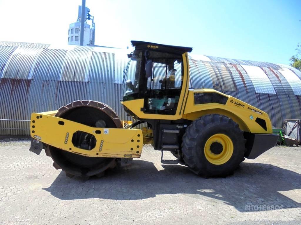 Bomag BW 213 PDH-5 Tahačové válce