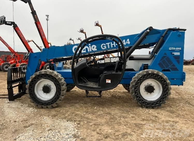 Genie GTH844 Teleskopické manipulátory
