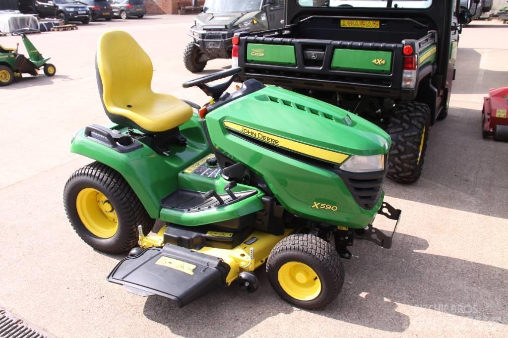 John Deere X 590 Samojízdné sekačky