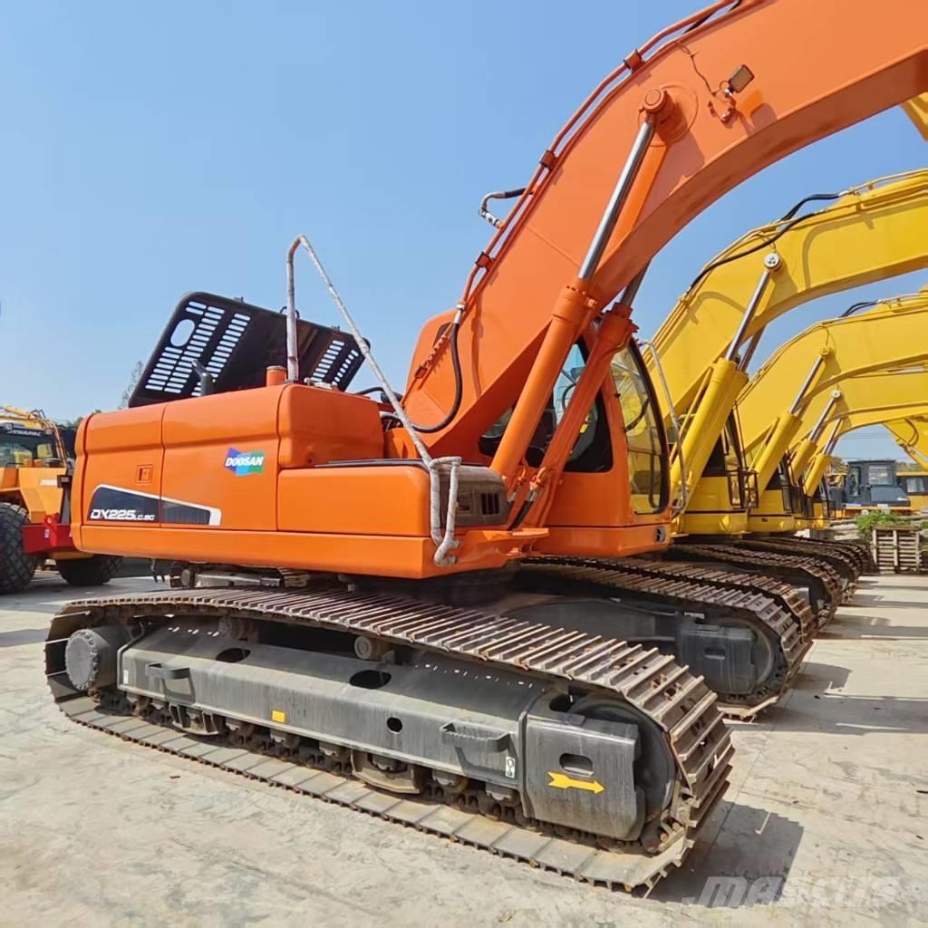 Doosan DX225LC-9C Pásová rýpadla