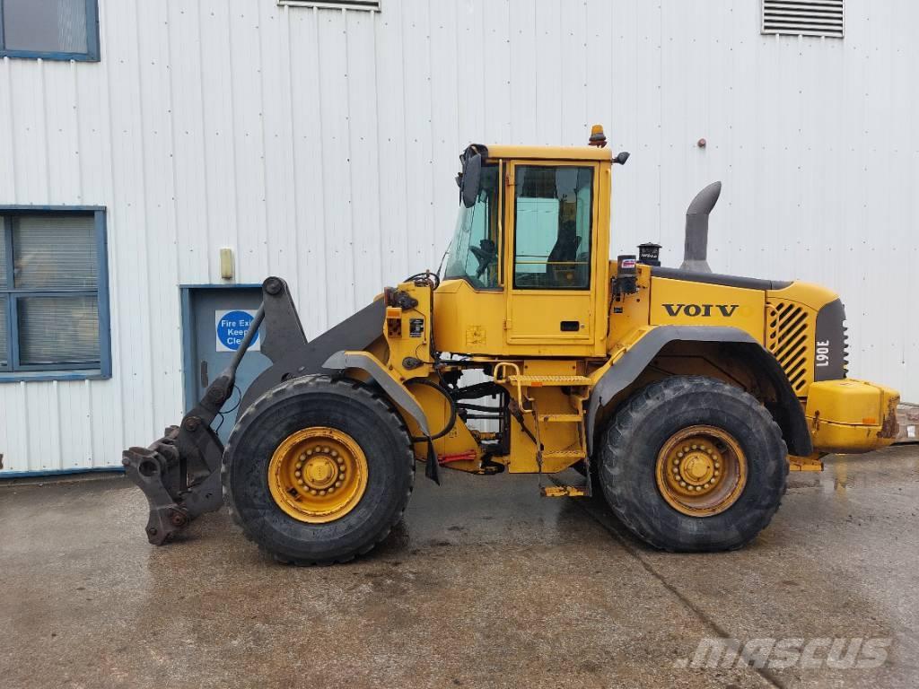 Volvo L90E Kolové nakladače