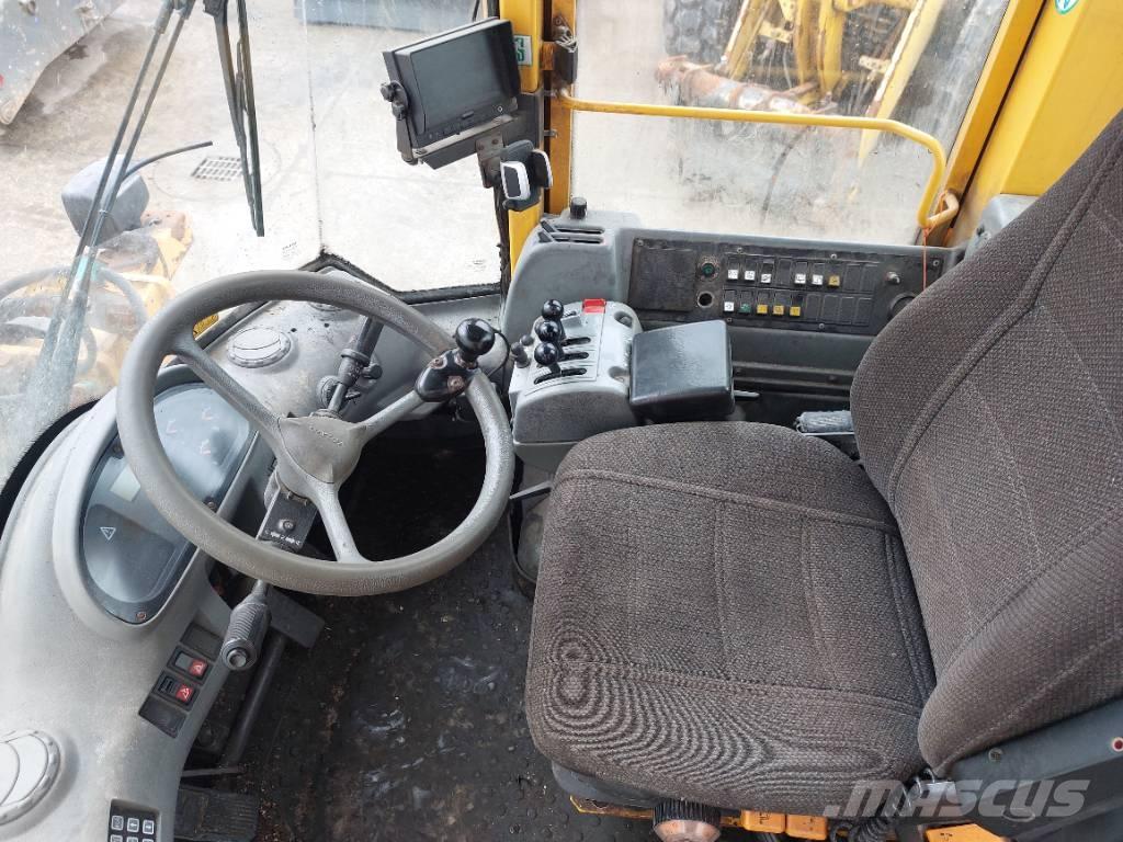 Volvo L90E Kolové nakladače