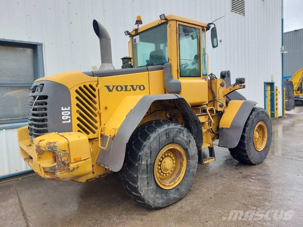 Volvo L90E Kolové nakladače