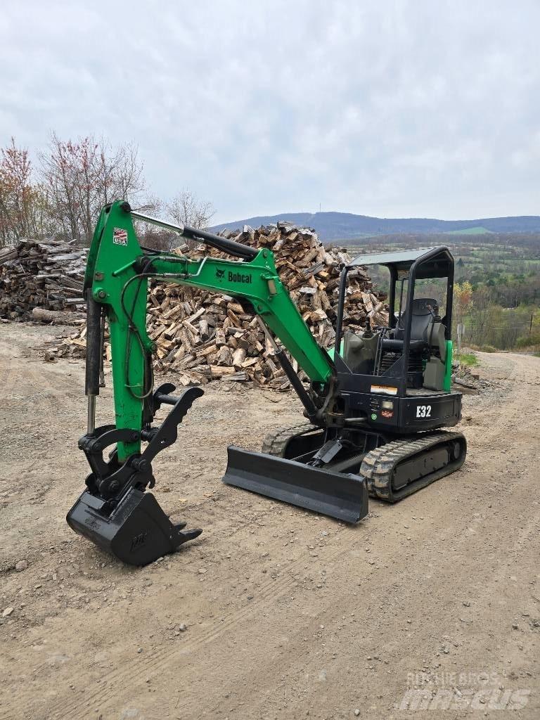 Bobcat E 32 Mini rýpadla < 7t