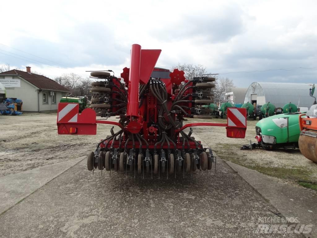 Horsch Pronto 4 DC Kombinované secí stroje