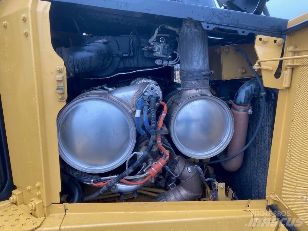 CAT D 6 LGP Pásové dozery