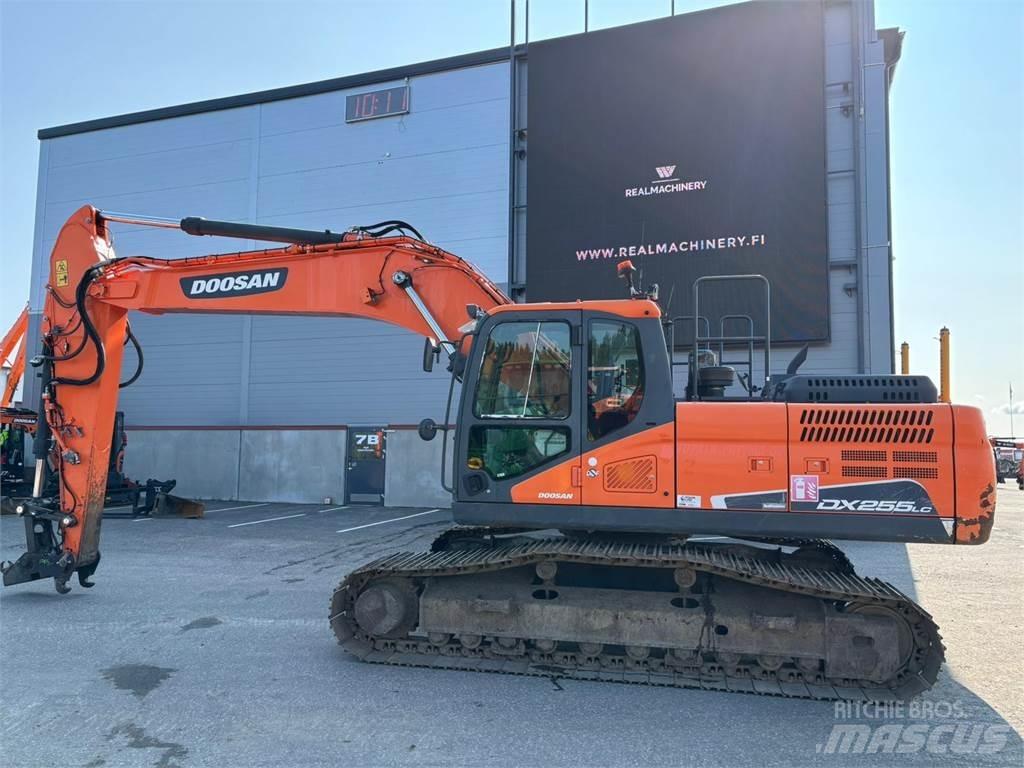 Doosan DX255LC-5 Pásová rýpadla