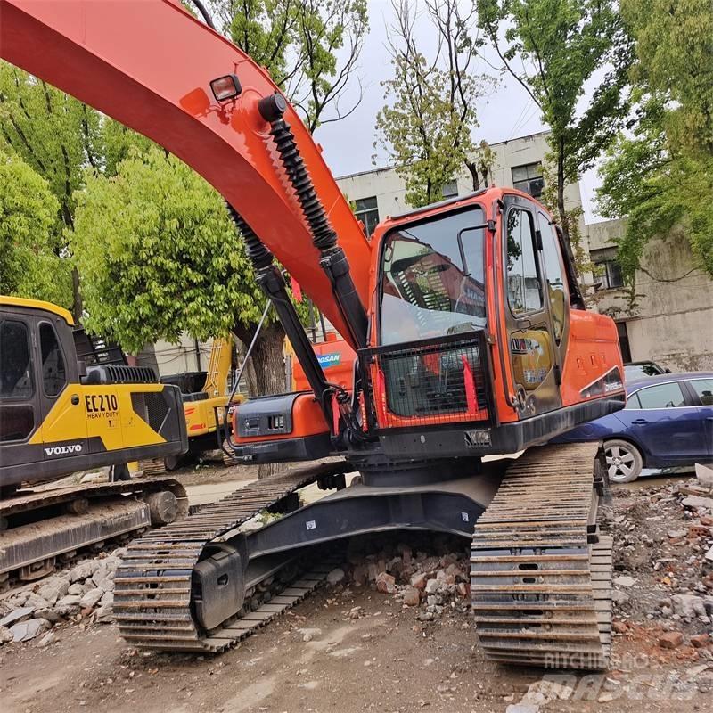 Doosan 225 LC Pásová rýpadla