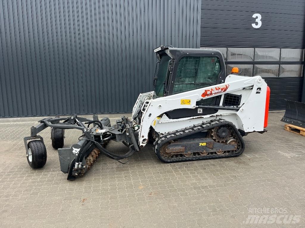 Bobcat T 450 Smykem řízené nakladače