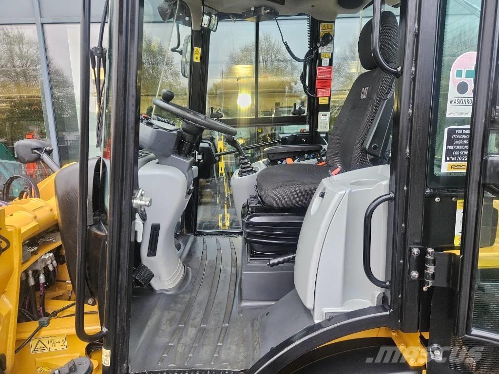 CAT 908m Kolové nakladače