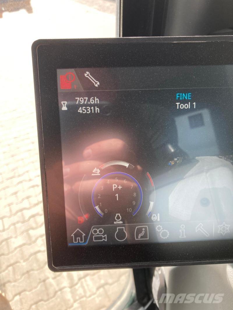 Liebherr R924 Pásová rýpadla