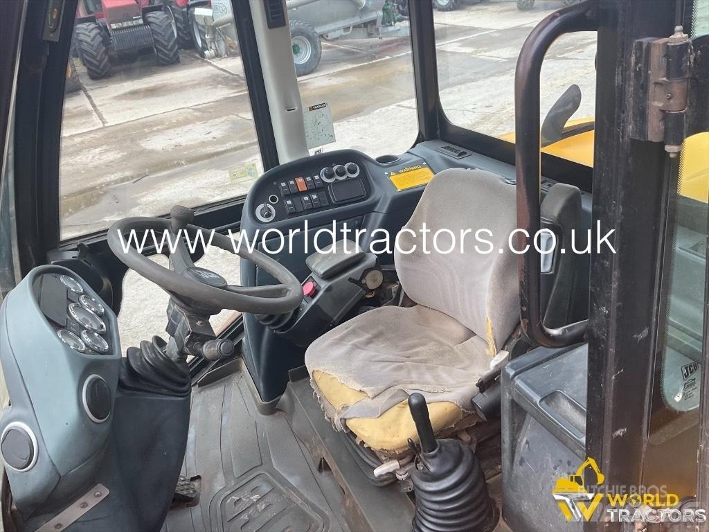 JCB TM 300 Teleskopické manipulátory