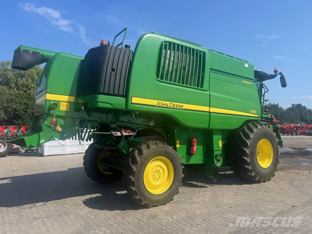John Deere T 550 Sklízecí mlátičky