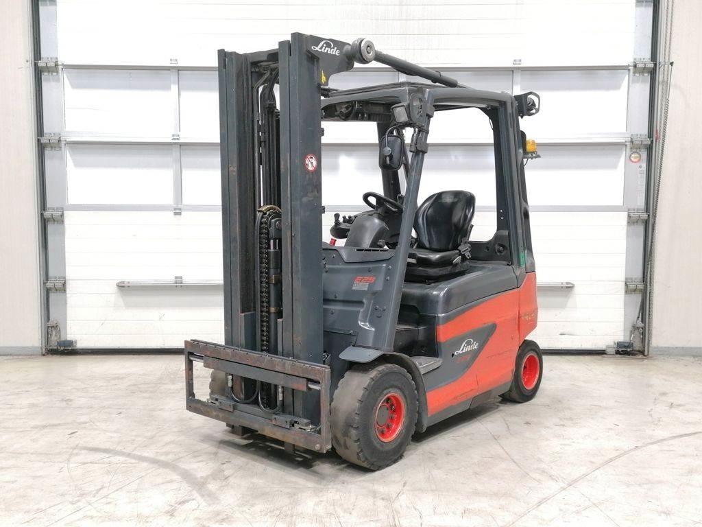 Linde E25-01 Akumulátorové vozíky