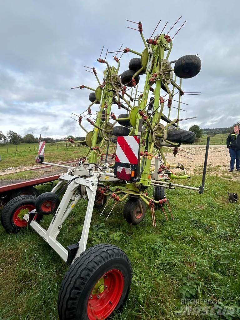 CLAAS VOLTO 1100T Obraceče a shrabovače sena