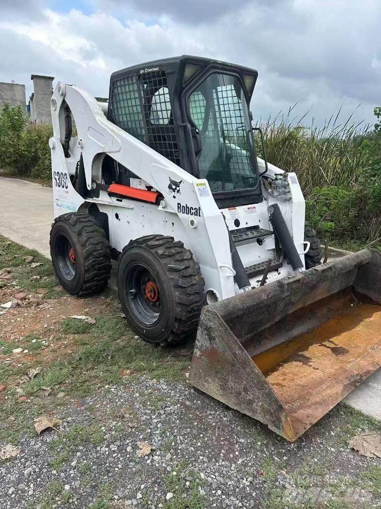 Bobcat S 300 Smykem řízené nakladače