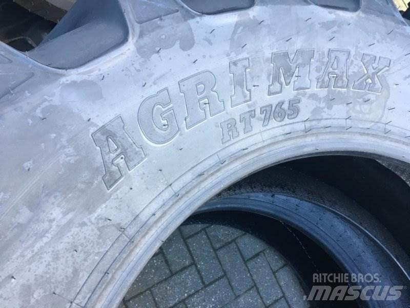 BKT 520/70 R 38 Pneumatiky, kola a ráfky