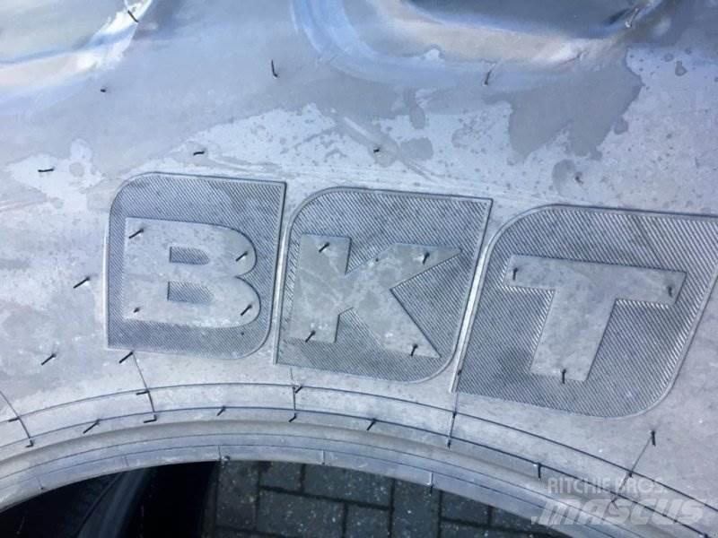 BKT 520/70 R 38 Pneumatiky, kola a ráfky