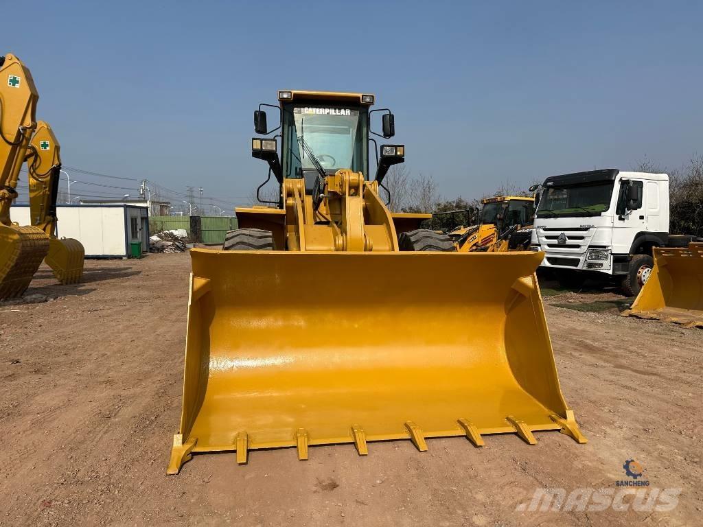 CAT 950G Kolové nakladače