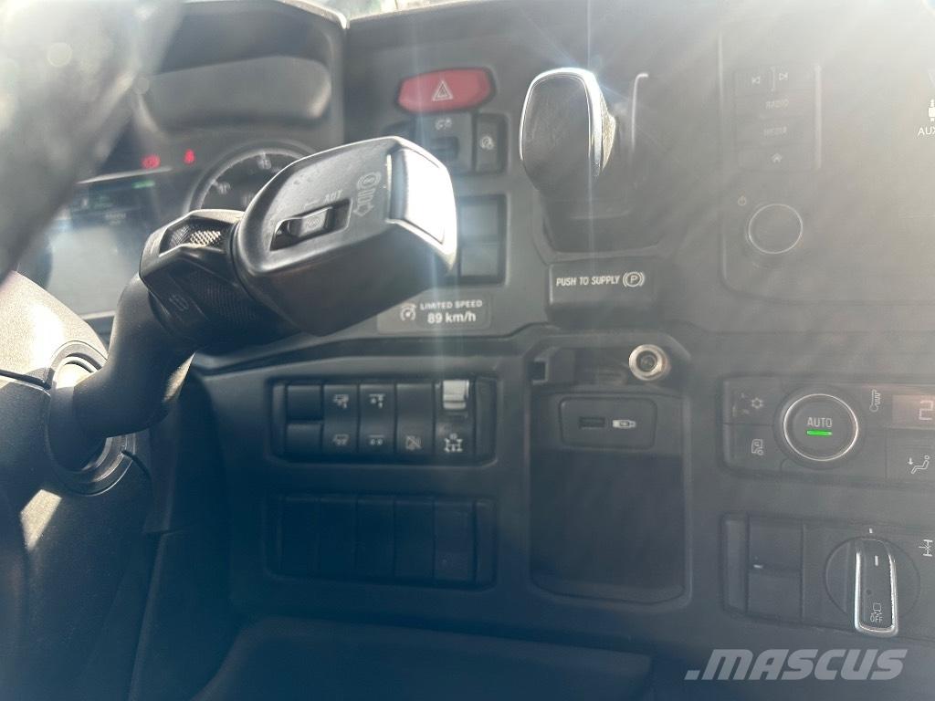 Scania P 370 6x2*4 Hákový nosič kontejnerů