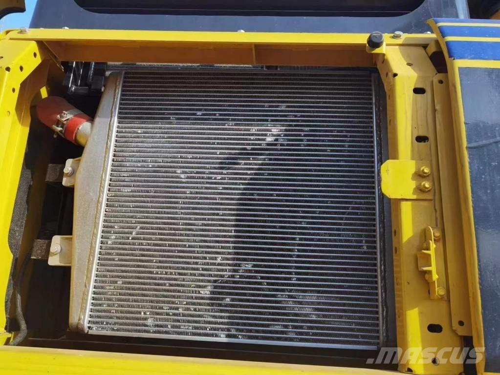 Komatsu PC 450-8 Pásová rýpadla