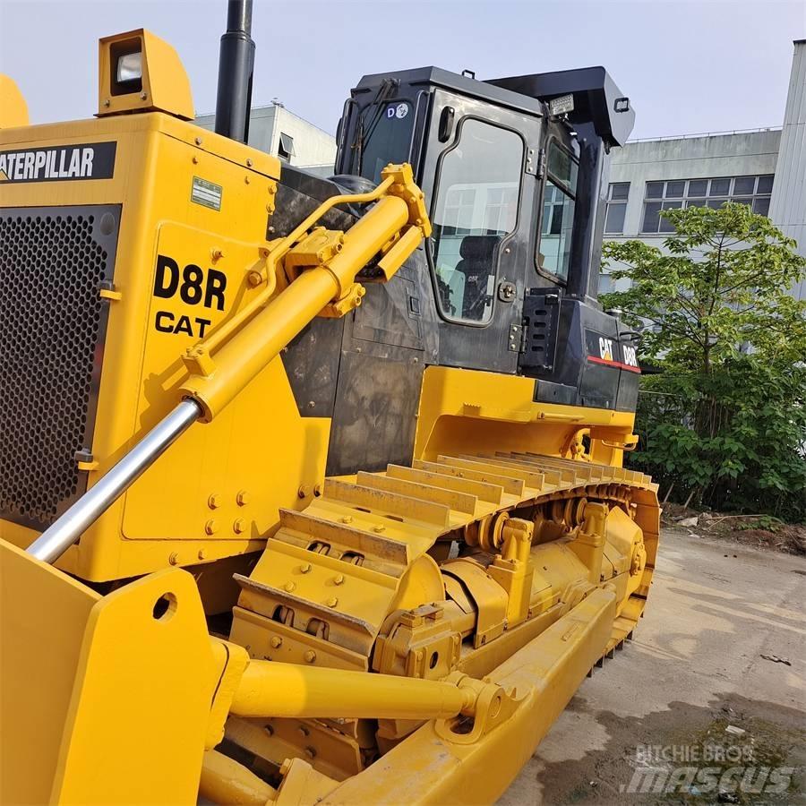 CAT D 8 R Pásové dozery