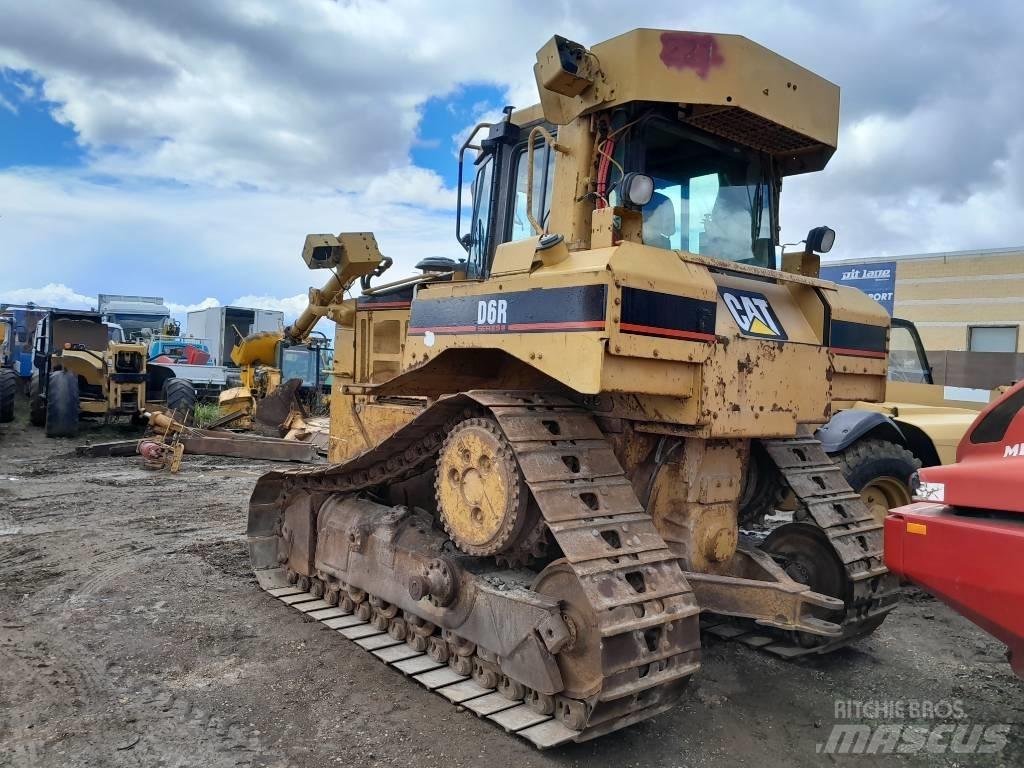 CAT D 6 R III Pásové dozery