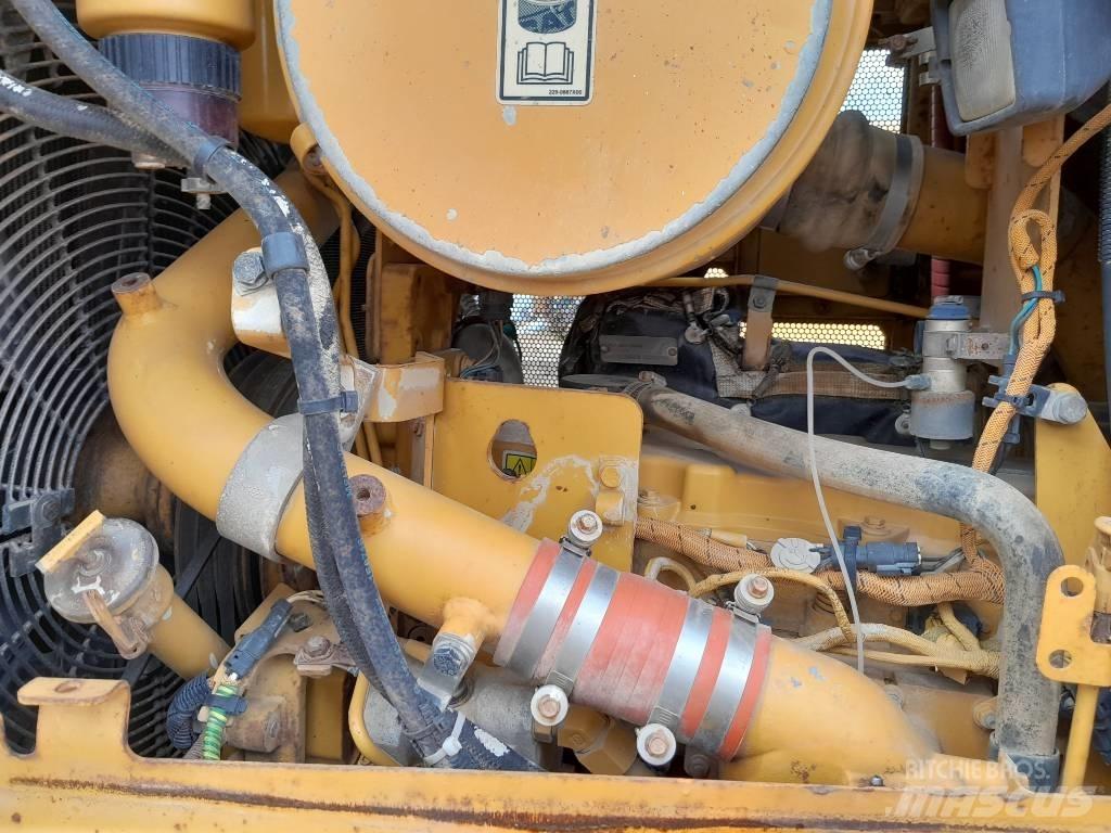 CAT D 6 R III Pásové dozery