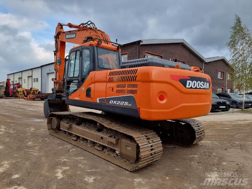 Doosan DX 225 LC-3 Pásová rýpadla
