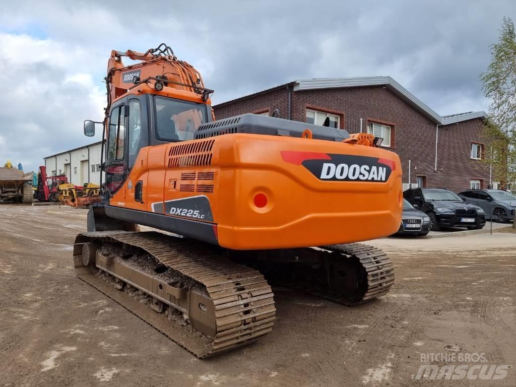 Doosan DX 225 LC-3 Pásová rýpadla