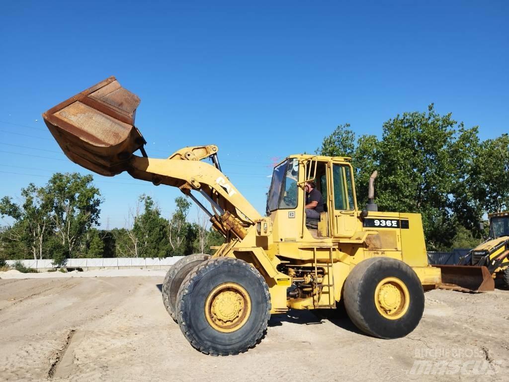 CAT 936 E Kolové nakladače
