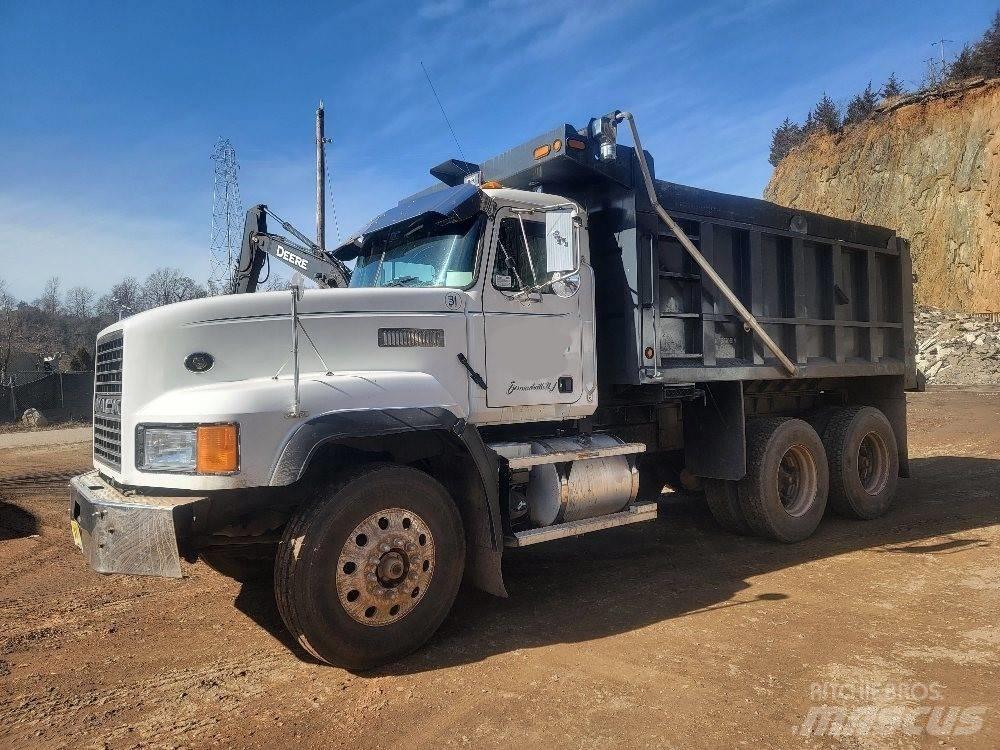 Mack CL 713 Sklápěče