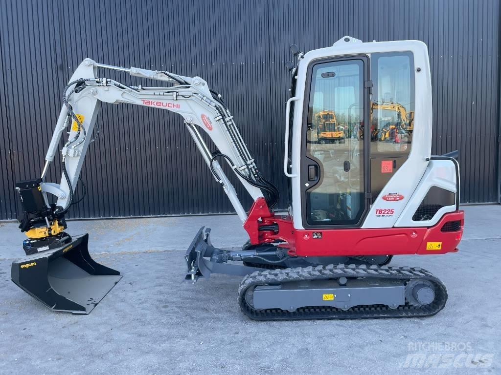 Takeuchi TB 225 Mini rýpadla < 7t