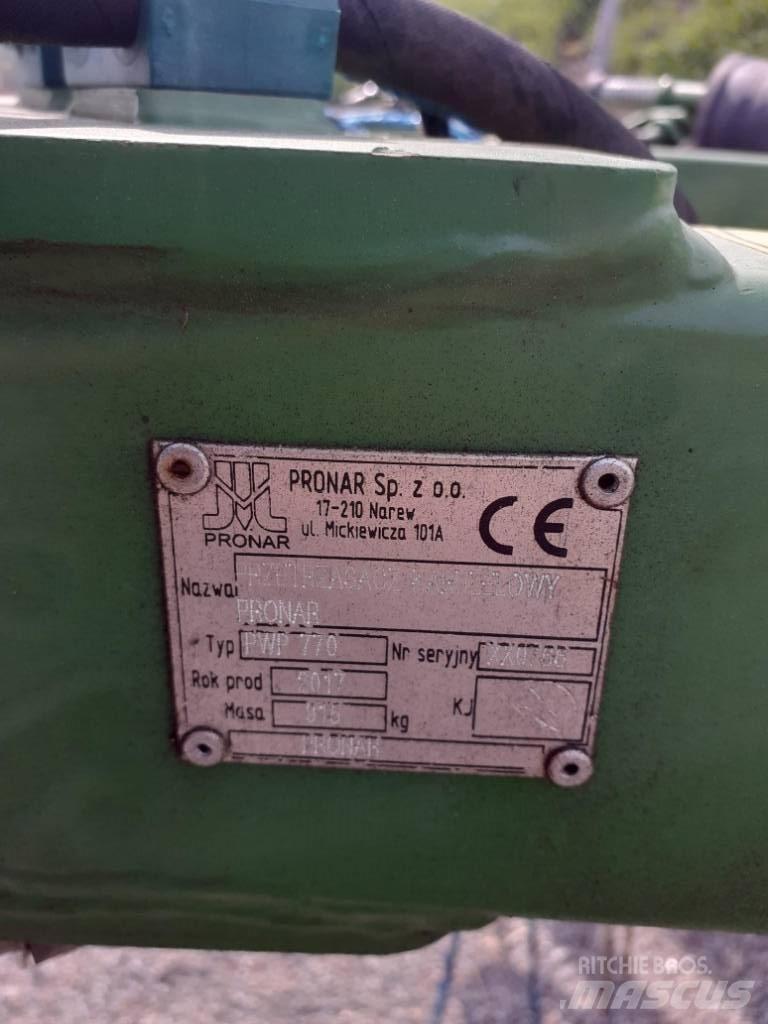 Pronar PWP 770 Obraceče a shrabovače sena
