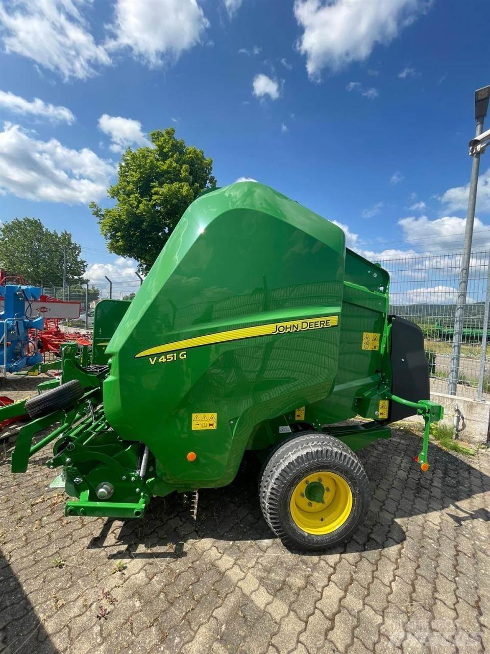 John Deere V451G Lis na válcové balíky