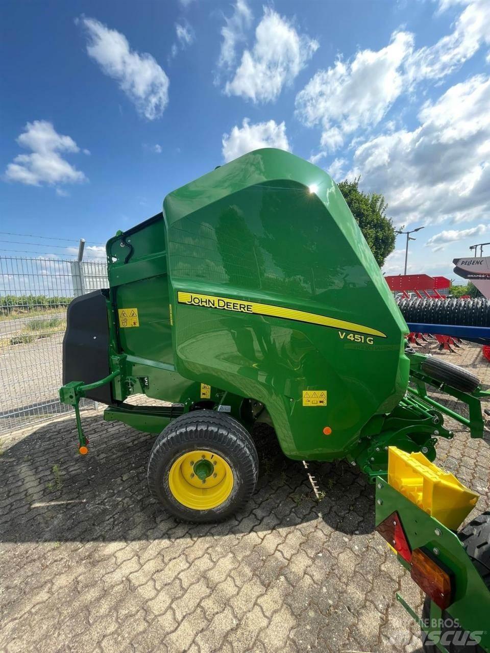John Deere V451G Lis na válcové balíky
