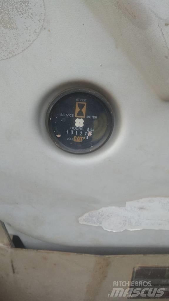 CAT 375 L ME Pásová rýpadla