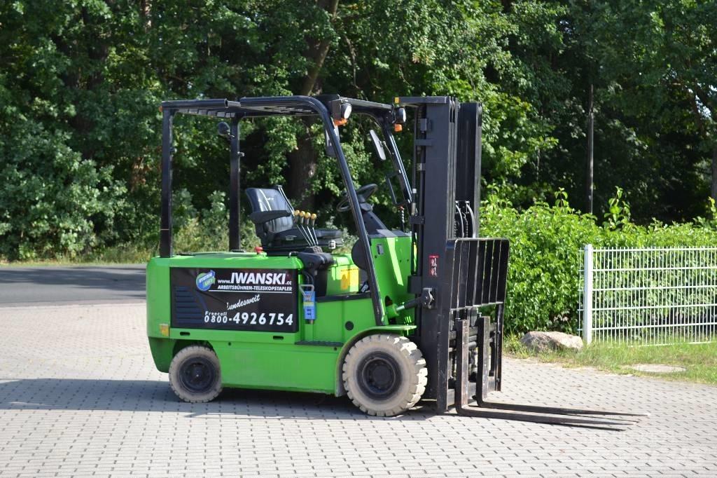 Hyundai 32 B-7 Akumulátorové vozíky