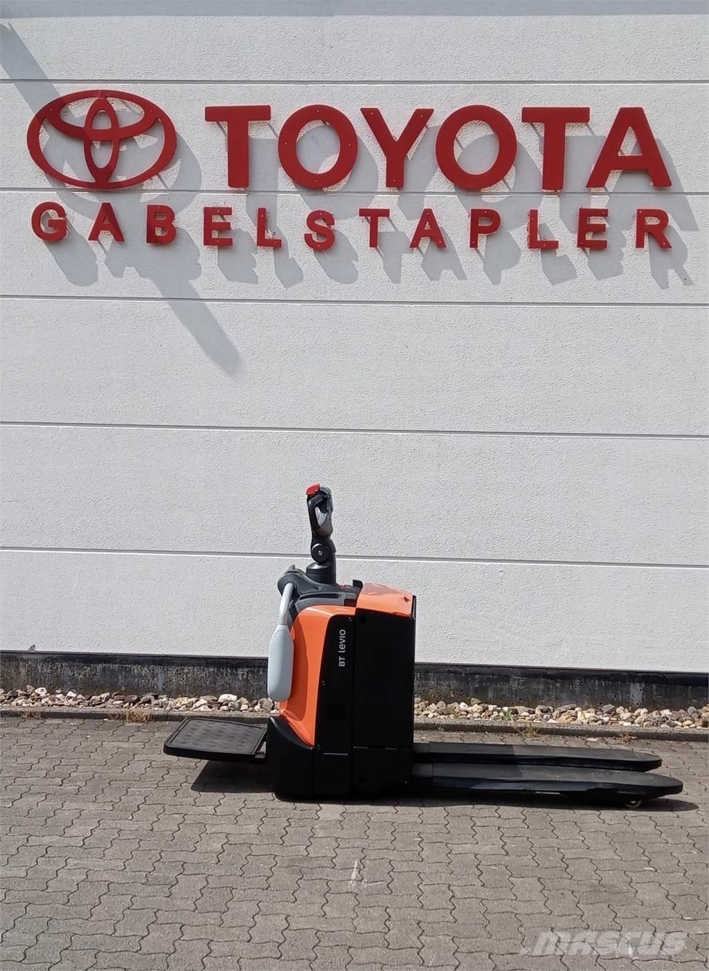 Toyota LPE 220 Ručně vedené vysokozdvižné vozíky