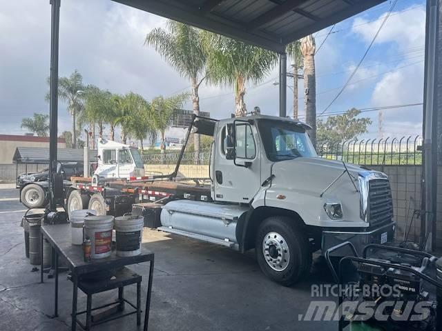 Freightliner 114SD Lanový nosič kontejnerů