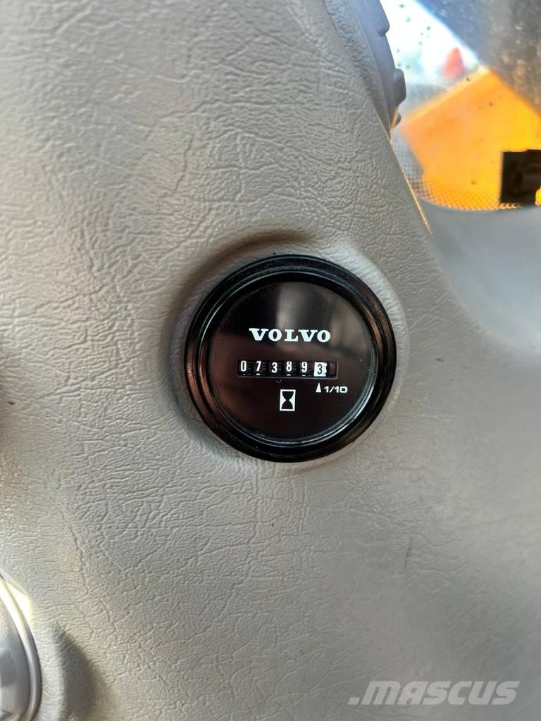 Volvo EC 220 E Pásová rýpadla